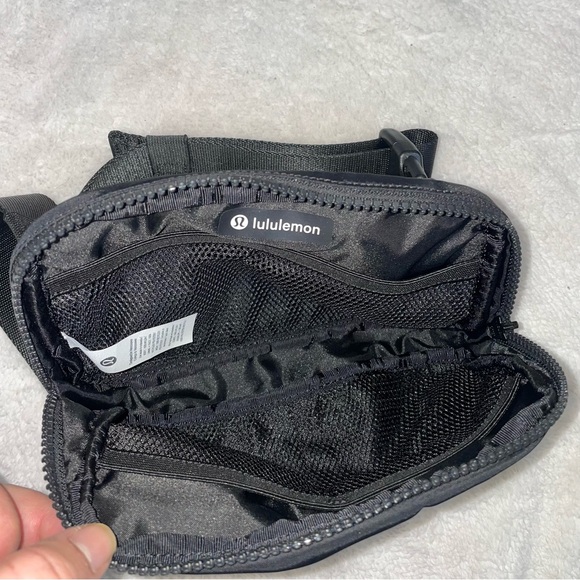 Lululemon OG Black Belt Bag - Picture 7 of 10